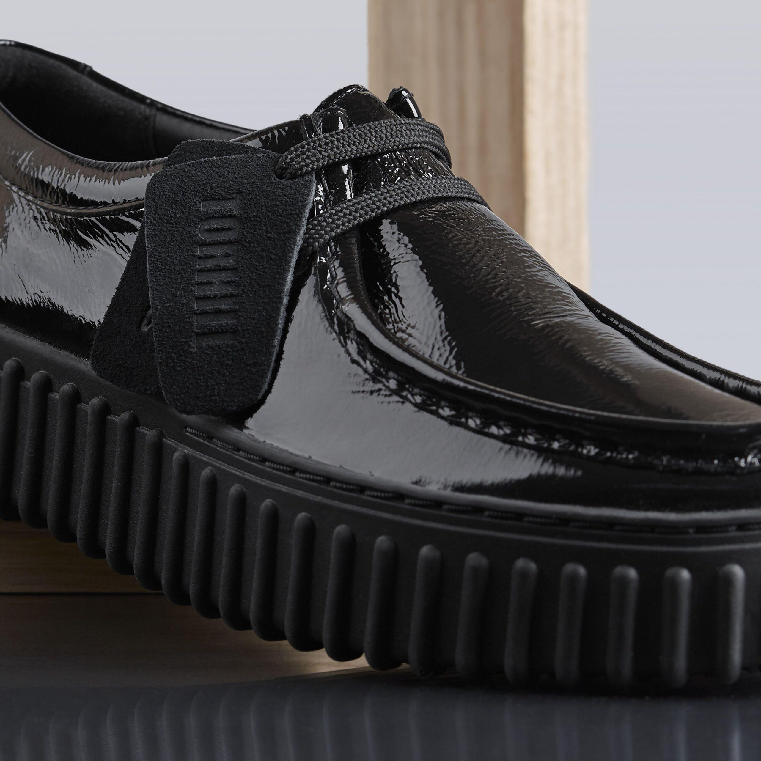 Torhill Bee Black Patent
