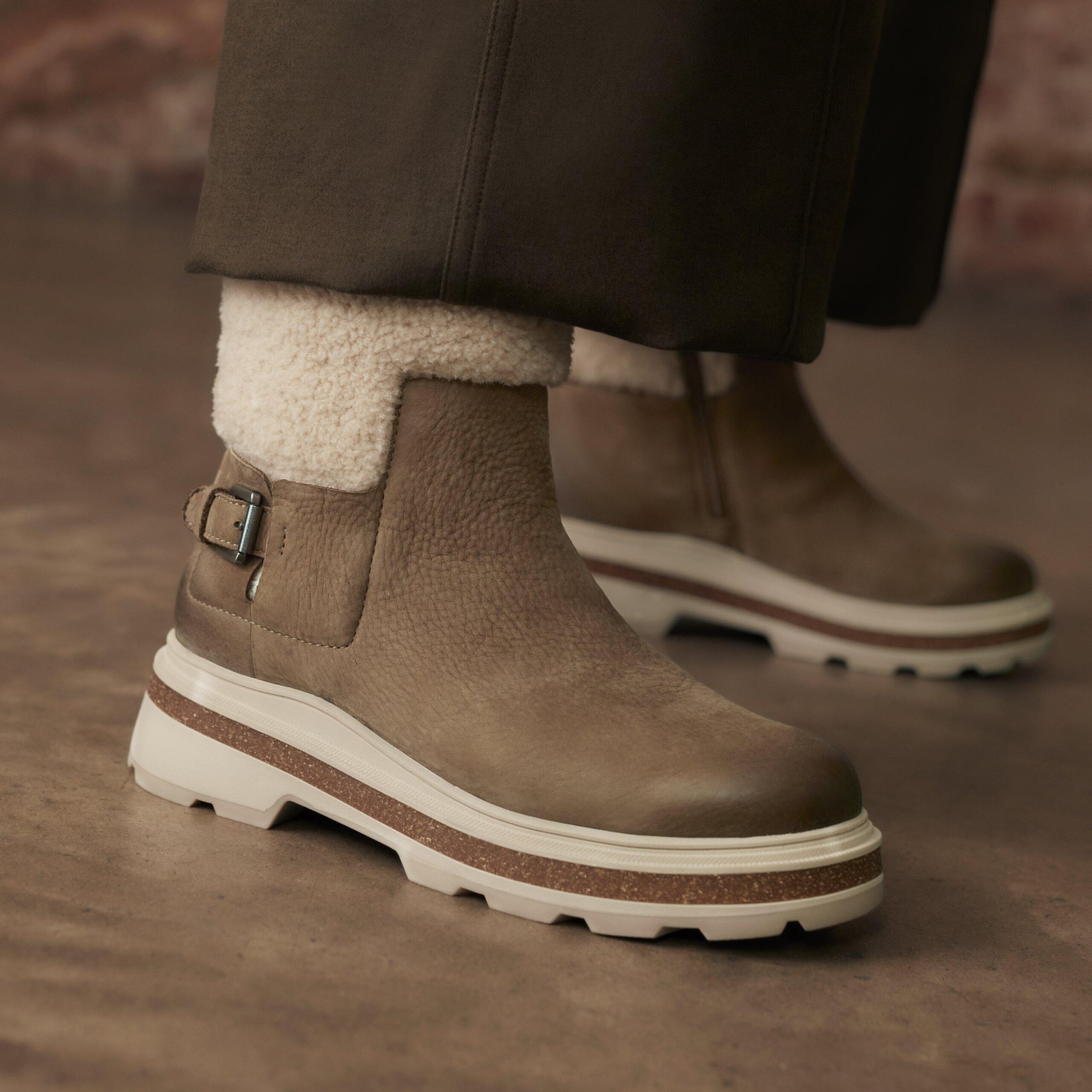 Hencroft Madi Waterproof Dark Sand Warmlined - Image 2