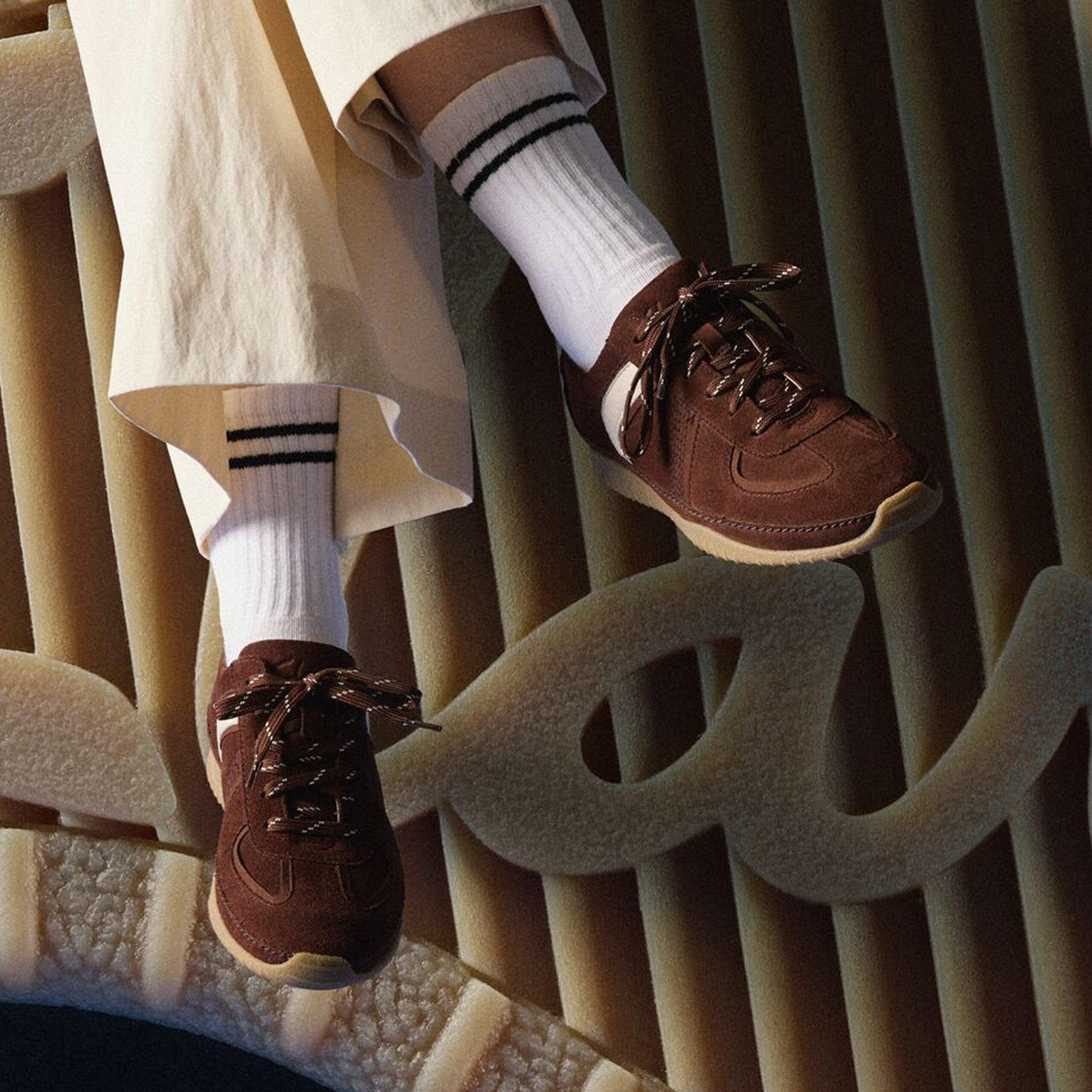 Meridor Lo Brown Suede - Image 4